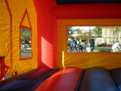 CastleBinside.jpg, 19 kB